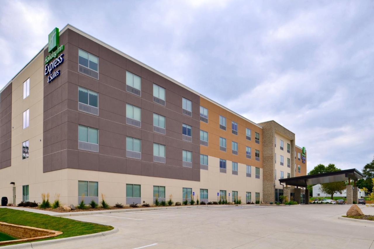 Holiday Inn Express & Suites - Ottumwa By Ihg Esterno foto
